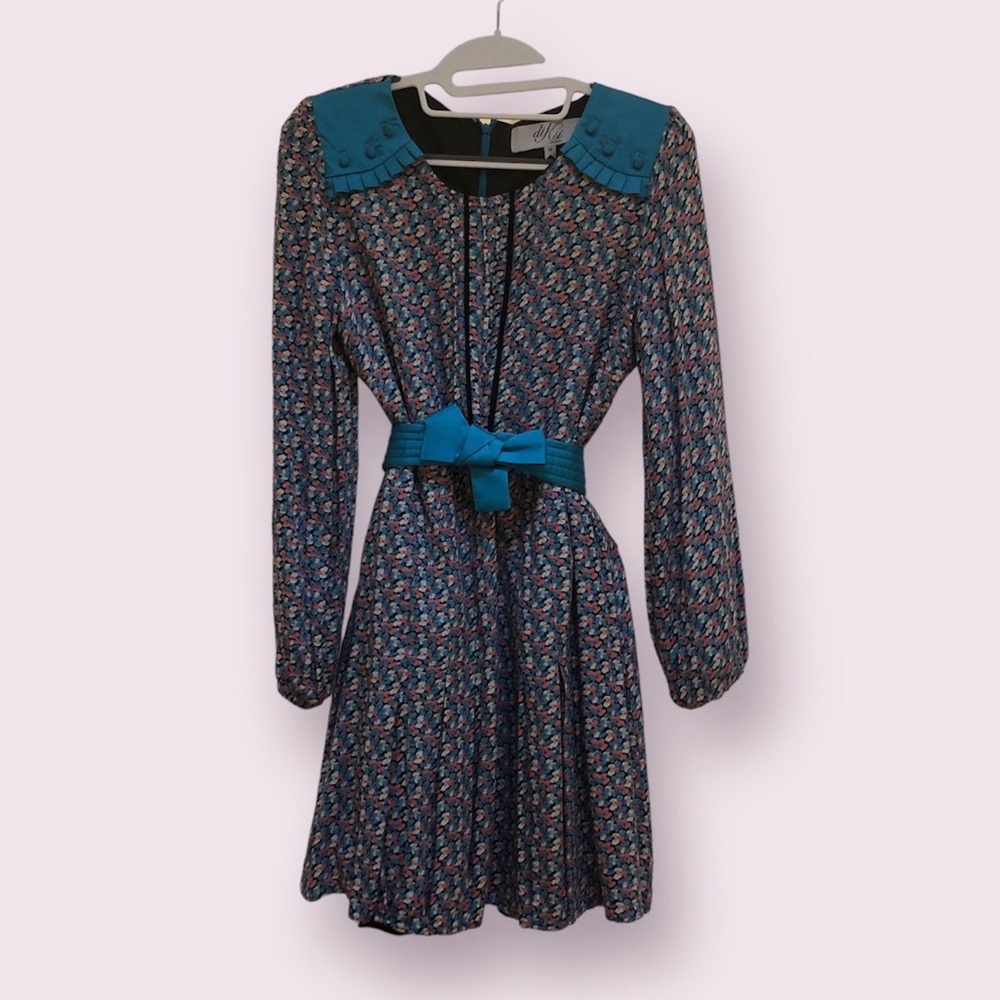 ★ Vintage Floral Dress with gorgeous blue shoulder detail, US M ★